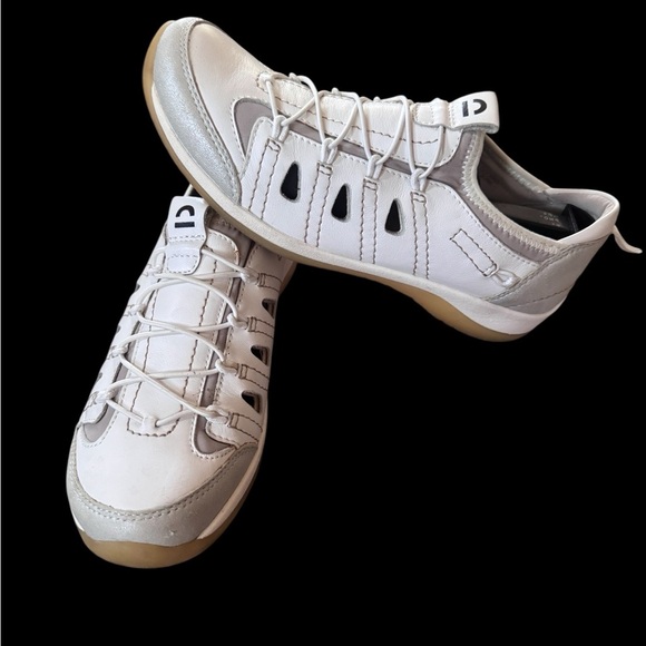 Earth Kara Goodall Womens Sz 9 M White Leather Slip On Comfort Non-Slip Shoes - Picture 1 of 7